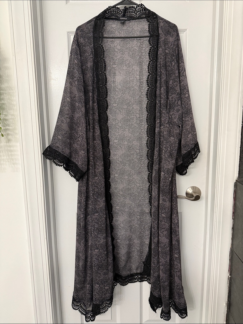 torrid Charcoal Floral Jacquard Long Kimono with Black Lace Trim